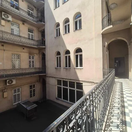 E13 - Close To New York Palace Apartment *