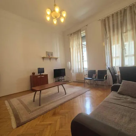 E13 - Close To New York Palace Apartment Budapest