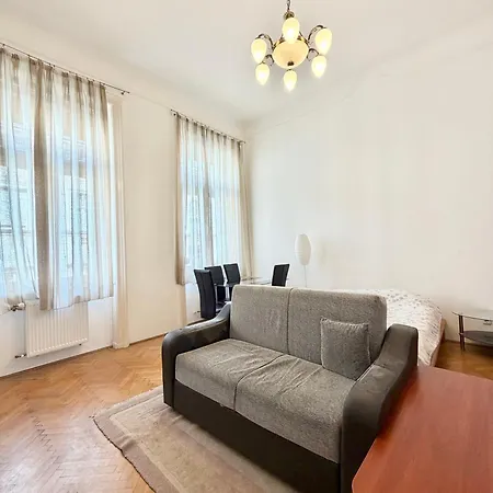 E13 - Close To New York Palace Apartman Budapest