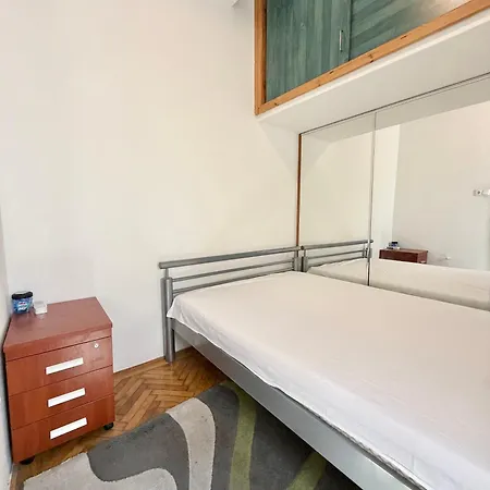 Appartamento E13 - Close To New York Palace *