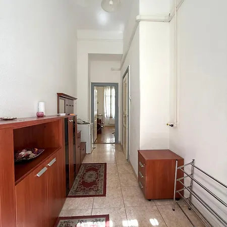 Appartamento E13 - Close To New York Palace *