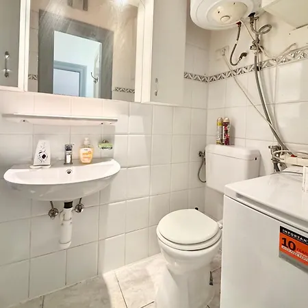 E13 - Close To New York Palace * Budapest